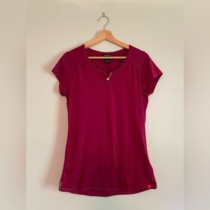 Marmot maroon/dark pink tshirt